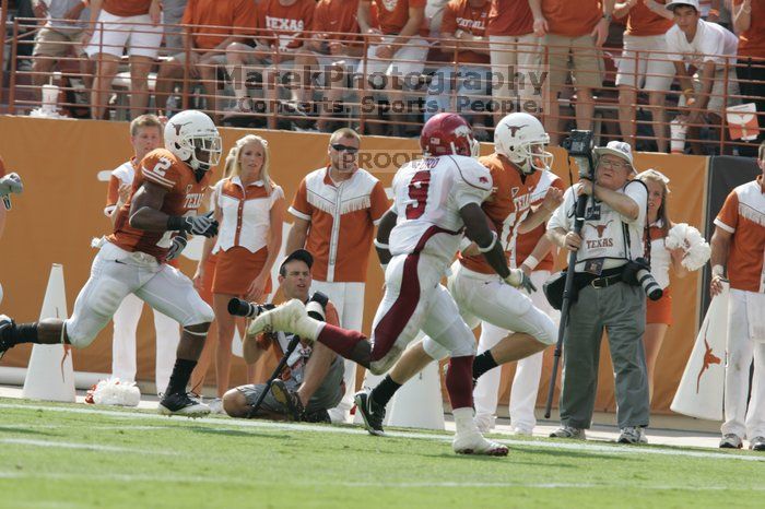 The University of Texas football team defeated the Arkansas Razorbacks with a score of 52-10 in Austin, TX on Saturday, September 27, 2008.

Filename: SRM_20080927_15355841.jpg
Aperture: f/5.6
Shutter Speed: 1/1250
Body: Canon EOS-1D Mark II
Lens: Canon EF 300mm f/2.8 L IS