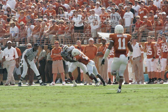 The University of Texas football team defeated the Arkansas Razorbacks with a score of 52-10 in Austin, TX on Saturday, September 27, 2008.

Filename: SRM_20080927_15444815.jpg
Aperture: f/5.6
Shutter Speed: 1/1250
Body: Canon EOS-1D Mark II
Lens: Canon EF 300mm f/2.8 L IS