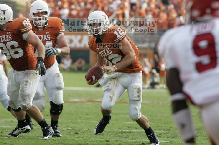 The University of Texas football team defeated the Arkansas Razorbacks with a score of 52-10 in Austin, TX on Saturday, September 27, 2008.

Filename: SRM_20080927_15584084.jpg
Aperture: f/5.6
Shutter Speed: 1/640
Body: Canon EOS-1D Mark II
Lens: Canon EF 300mm f/2.8 L IS