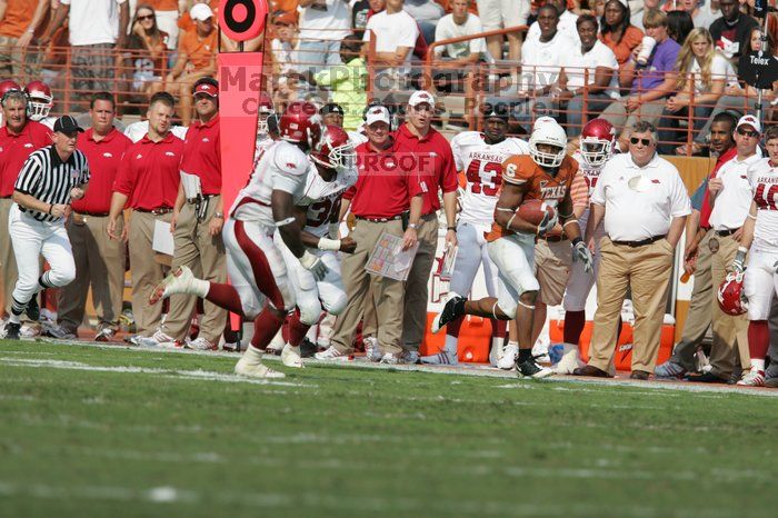 The University of Texas football team defeated the Arkansas Razorbacks with a score of 52-10 in Austin, TX on Saturday, September 27, 2008.

Filename: SRM_20080927_16272431.jpg
Aperture: f/5.0
Shutter Speed: 1/2500
Body: Canon EOS-1D Mark II
Lens: Canon EF 300mm f/2.8 L IS