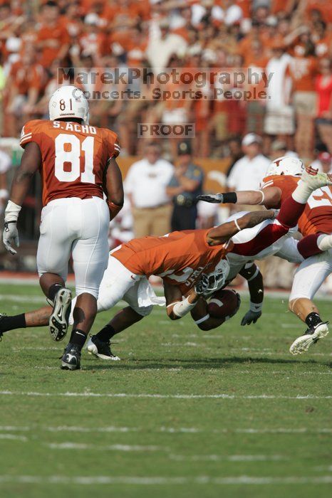 The University of Texas football team defeated the Arkansas Razorbacks with a score of 52-10 in Austin, TX on Saturday, September 27, 2008.

Filename: SRM_20080927_16341407.jpg
Aperture: f/5.0
Shutter Speed: 1/2000
Body: Canon EOS-1D Mark II
Lens: Canon EF 300mm f/2.8 L IS