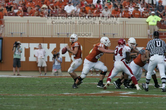 The University of Texas football team defeated the Arkansas Razorbacks with a score of 52-10 in Austin, TX on Saturday, September 27, 2008.

Filename: SRM_20080927_16422454.jpg
Aperture: f/5.6
Shutter Speed: 1/1250
Body: Canon EOS-1D Mark II
Lens: Canon EF 300mm f/2.8 L IS