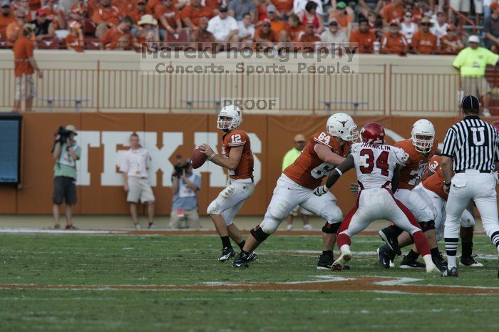 The University of Texas football team defeated the Arkansas Razorbacks with a score of 52-10 in Austin, TX on Saturday, September 27, 2008.

Filename: SRM_20080927_16422455.jpg
Aperture: f/5.6
Shutter Speed: 1/1250
Body: Canon EOS-1D Mark II
Lens: Canon EF 300mm f/2.8 L IS