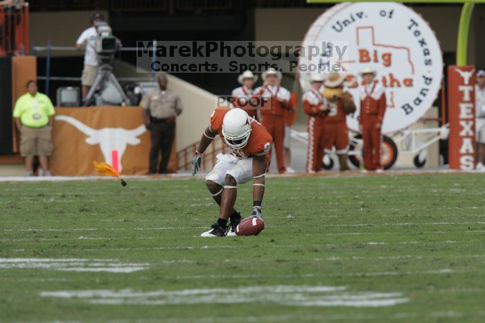 The University of Texas football team defeated the Arkansas Razorbacks with a score of 52-10 in Austin, TX on Saturday, September 27, 2008.

Filename: SRM_20080927_16422867.jpg
Aperture: f/5.6
Shutter Speed: 1/1000
Body: Canon EOS-1D Mark II
Lens: Canon EF 300mm f/2.8 L IS