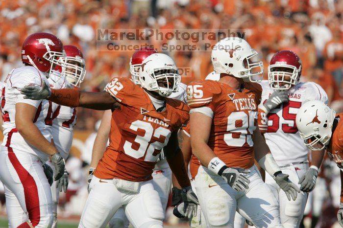 The University of Texas football team defeated the Arkansas Razorbacks with a score of 52-10 in Austin, TX on Saturday, September 27, 2008.

Filename: SRM_20080927_16520226.jpg
Aperture: f/5.6
Shutter Speed: 1/3200
Body: Canon EOS-1D Mark II
Lens: Canon EF 300mm f/2.8 L IS