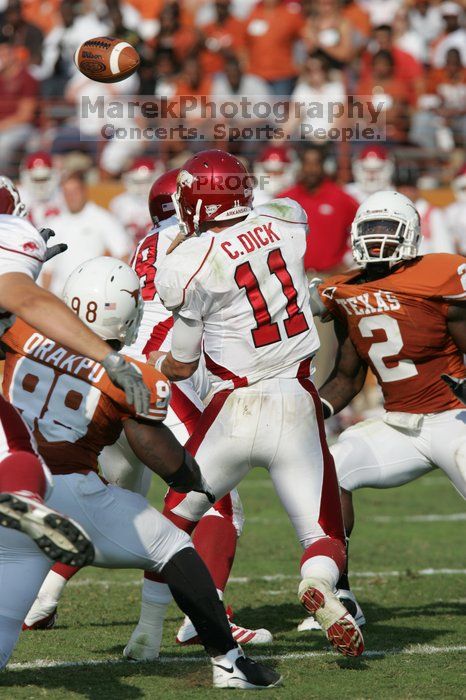 The University of Texas football team defeated the Arkansas Razorbacks with a score of 52-10 in Austin, TX on Saturday, September 27, 2008.

Filename: SRM_20080927_16530851.jpg
Aperture: f/5.6
Shutter Speed: 1/3200
Body: Canon EOS-1D Mark II
Lens: Canon EF 300mm f/2.8 L IS