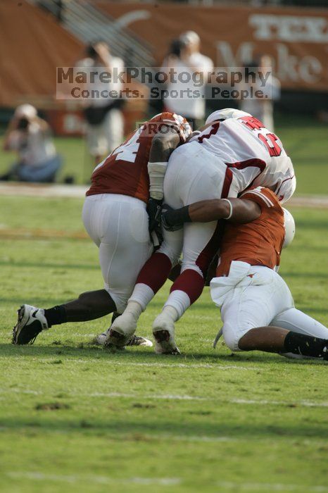 The University of Texas football team defeated the Arkansas Razorbacks with a score of 52-10 in Austin, TX on Saturday, September 27, 2008.

Filename: SRM_20080927_17042619.jpg
Aperture: f/5.6
Shutter Speed: 1/1600
Body: Canon EOS-1D Mark II
Lens: Canon EF 300mm f/2.8 L IS