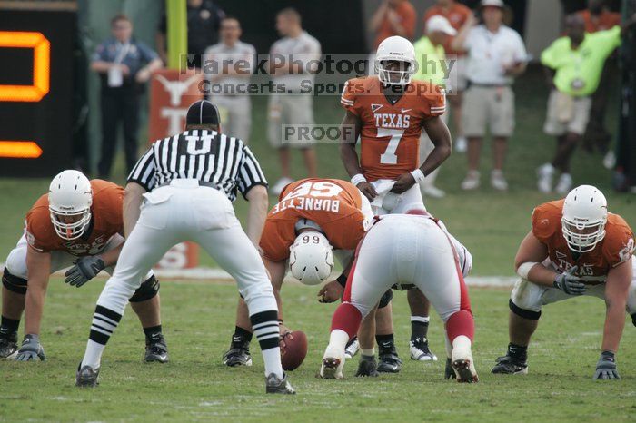 The University of Texas football team defeated the Arkansas Razorbacks with a score of 52-10 in Austin, TX on Saturday, September 27, 2008.

Filename: SRM_20080927_17295290.jpg
Aperture: f/5.6
Shutter Speed: 1/640
Body: Canon EOS-1D Mark II
Lens: Canon EF 300mm f/2.8 L IS