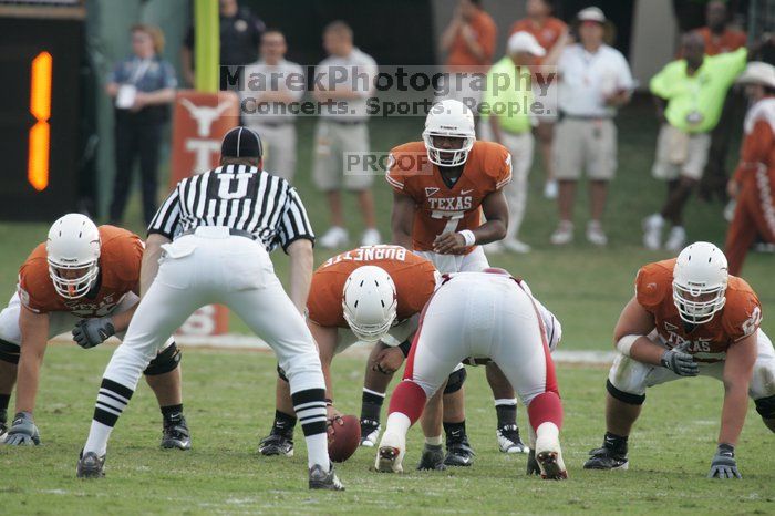 The University of Texas football team defeated the Arkansas Razorbacks with a score of 52-10 in Austin, TX on Saturday, September 27, 2008.

Filename: SRM_20080927_17295291.jpg
Aperture: f/5.6
Shutter Speed: 1/640
Body: Canon EOS-1D Mark II
Lens: Canon EF 300mm f/2.8 L IS