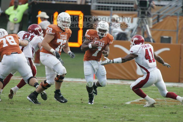 The University of Texas football team defeated the Arkansas Razorbacks with a score of 52-10 in Austin, TX on Saturday, September 27, 2008.

Filename: SRM_20080927_17295693.jpg
Aperture: f/5.6
Shutter Speed: 1/640
Body: Canon EOS-1D Mark II
Lens: Canon EF 300mm f/2.8 L IS