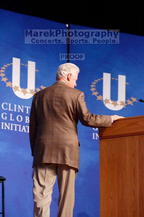 Former President Bill Clinton speaking at the CGIU meeting.  Day one of the 2nd Annual Clinton Global Initiative University (CGIU) meeting was held at The University of Texas at Austin, Friday, February 13, 2009.

Filename: SRM_20090213_16140394.jpg
Aperture: f/4.0
Shutter Speed: 1/60
Body: Canon EOS-1D Mark II
Lens: Canon EF 80-200mm f/2.8 L