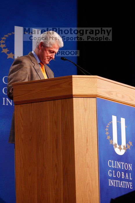 Former President Bill Clinton speaking at the CGIU meeting.  Day one of the 2nd Annual Clinton Global Initiative University (CGIU) meeting was held at The University of Texas at Austin, Friday, February 13, 2009.

Filename: SRM_20090213_16150202.jpg
Aperture: f/4.0
Shutter Speed: 1/80
Body: Canon EOS-1D Mark II
Lens: Canon EF 80-200mm f/2.8 L