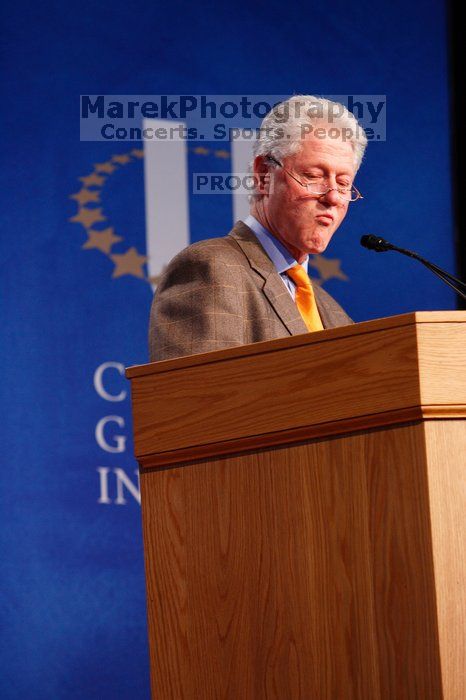 Former President Bill Clinton speaking at the CGIU meeting.  Day one of the 2nd Annual Clinton Global Initiative University (CGIU) meeting was held at The University of Texas at Austin, Friday, February 13, 2009.

Filename: SRM_20090213_16163316.jpg
Aperture: f/4.0
Shutter Speed: 1/80
Body: Canon EOS-1D Mark II
Lens: Canon EF 80-200mm f/2.8 L