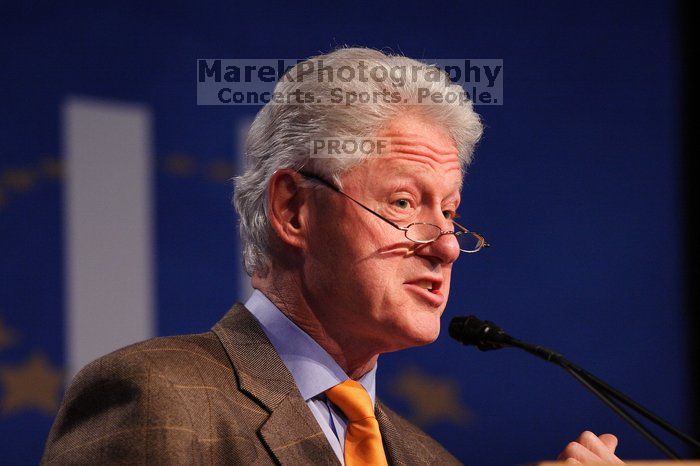 Former President Bill Clinton speaking at the CGIU meeting.  Day one of the 2nd Annual Clinton Global Initiative University (CGIU) meeting was held at The University of Texas at Austin, Friday, February 13, 2009.

Filename: SRM_20090213_16243279.jpg
Aperture: f/2.8
Shutter Speed: 1/320
Body: Canon EOS 20D
Lens: Canon EF 300mm f/2.8 L IS