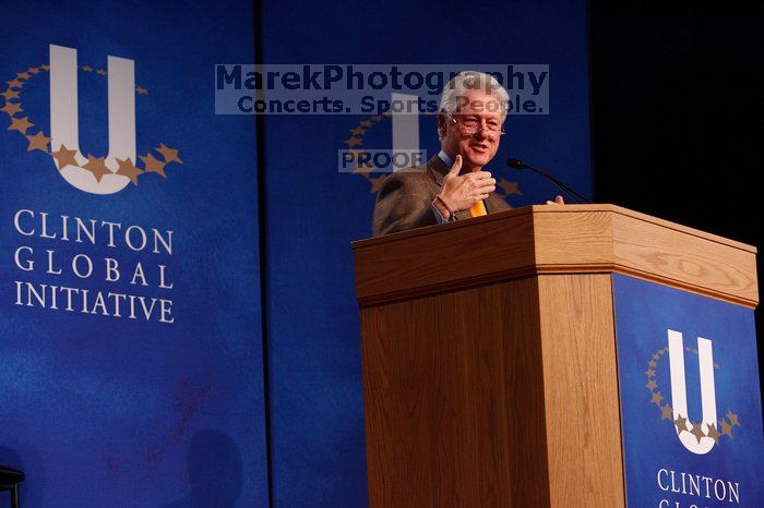 Former President Bill Clinton speaking at the CGIU meeting.  Day one of the 2nd Annual Clinton Global Initiative University (CGIU) meeting was held at The University of Texas at Austin, Friday, February 13, 2009.

Filename: SRM_20090213_16271623.jpg
Aperture: f/4.0
Shutter Speed: 1/160
Body: Canon EOS-1D Mark II
Lens: Canon EF 80-200mm f/2.8 L