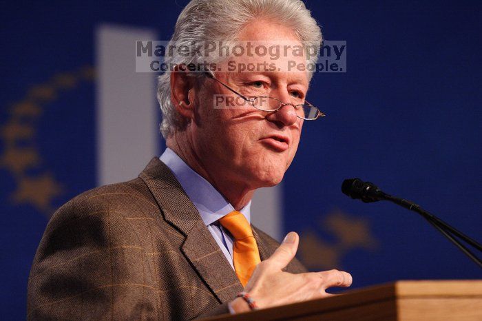 Former President Bill Clinton speaking at the CGIU meeting.  Day one of the 2nd Annual Clinton Global Initiative University (CGIU) meeting was held at The University of Texas at Austin, Friday, February 13, 2009.

Filename: SRM_20090213_16273606.jpg
Aperture: f/2.8
Shutter Speed: 1/320
Body: Canon EOS 20D
Lens: Canon EF 300mm f/2.8 L IS