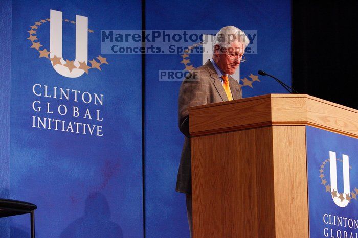 Former President Bill Clinton speaking at the CGIU meeting.  Day one of the 2nd Annual Clinton Global Initiative University (CGIU) meeting was held at The University of Texas at Austin, Friday, February 13, 2009.

Filename: SRM_20090213_16292232.jpg
Aperture: f/4.0
Shutter Speed: 1/160
Body: Canon EOS-1D Mark II
Lens: Canon EF 80-200mm f/2.8 L