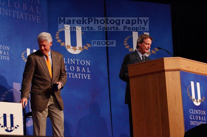 UT President William Powers Jr. speaks at the opening of the first plenary session of CGIU with Former President Bill Clinton listening.  Day one of the 2nd Annual Clinton Global Initiative University (CGIU) meeting was held at The University of Texas at Austin, Friday, February 13, 2009.

Filename: SRM_20090213_16294149.jpg
Aperture: f/4.0
Shutter Speed: 1/250
Body: Canon EOS-1D Mark II
Lens: Canon EF 80-200mm f/2.8 L