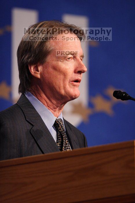 UT President William Powers Jr. speaks at the opening plenary session of the CGIU meeting.  Day one of the 2nd Annual Clinton Global Initiative University (CGIU) meeting was held at The University of Texas at Austin, Friday, February 13, 2009.

Filename: SRM_20090213_16300817.jpg
Aperture: f/2.8
Shutter Speed: 1/320
Body: Canon EOS 20D
Lens: Canon EF 300mm f/2.8 L IS