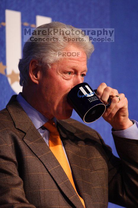 Former President Bill Clinton listens to UT President William Powers Jr. speak at the opening plenary session of the CGIU meeting.  Day one of the 2nd Annual Clinton Global Initiative University (CGIU) meeting was held at The University of Texas at Austin, Friday, February 13, 2009.

Filename: SRM_20090213_16303929.jpg
Aperture: f/2.8
Shutter Speed: 1/250
Body: Canon EOS 20D
Lens: Canon EF 300mm f/2.8 L IS