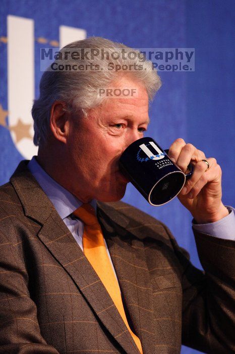 Former President Bill Clinton listens to UT President William Powers Jr. speak at the opening plenary session of the CGIU meeting.  Day one of the 2nd Annual Clinton Global Initiative University (CGIU) meeting was held at The University of Texas at Austin, Friday, February 13, 2009.

Filename: SRM_20090213_16304031.jpg
Aperture: f/2.8
Shutter Speed: 1/250
Body: Canon EOS 20D
Lens: Canon EF 300mm f/2.8 L IS