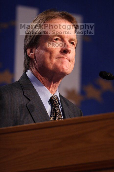 UT President William Powers Jr. speaks at the opening plenary session of the CGIU meeting.  Day one of the 2nd Annual Clinton Global Initiative University (CGIU) meeting was held at The University of Texas at Austin, Friday, February 13, 2009.

Filename: SRM_20090213_16305034.jpg
Aperture: f/2.8
Shutter Speed: 1/250
Body: Canon EOS 20D
Lens: Canon EF 300mm f/2.8 L IS