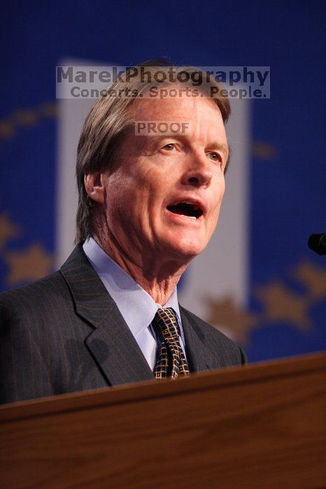 UT President William Powers Jr. speaks at the opening plenary session of the CGIU meeting.  Day one of the 2nd Annual Clinton Global Initiative University (CGIU) meeting was held at The University of Texas at Austin, Friday, February 13, 2009.

Filename: SRM_20090213_16321543.jpg
Aperture: f/2.8
Shutter Speed: 1/250
Body: Canon EOS 20D
Lens: Canon EF 300mm f/2.8 L IS