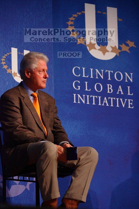 Former President Bill Clinton listens to UT President William Powers Jr. speak at the opening plenary session of the CGIU meeting.  Day one of the 2nd Annual Clinton Global Initiative University (CGIU) meeting was held at The University of Texas at Austin, Friday, February 13, 2009.

Filename: SRM_20090213_16331381.jpg
Aperture: f/4.0
Shutter Speed: 1/200
Body: Canon EOS-1D Mark II
Lens: Canon EF 80-200mm f/2.8 L