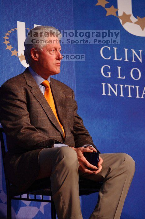 Former President Bill Clinton listens to UT President William Powers Jr. speak at the opening plenary session of the CGIU meeting.  Day one of the 2nd Annual Clinton Global Initiative University (CGIU) meeting was held at The University of Texas at Austin, Friday, February 13, 2009.

Filename: SRM_20090213_16335891.jpg
Aperture: f/4.0
Shutter Speed: 1/160
Body: Canon EOS-1D Mark II
Lens: Canon EF 80-200mm f/2.8 L