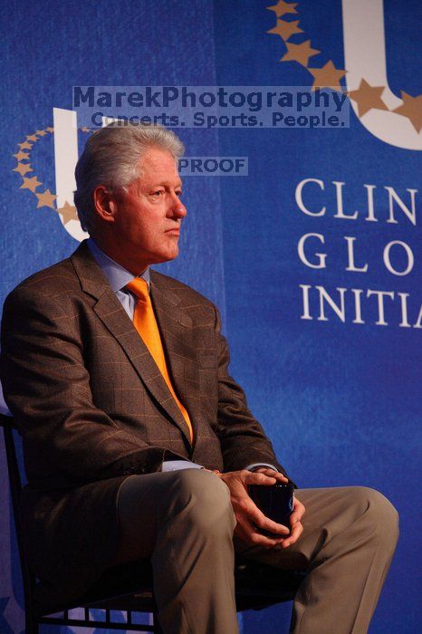 Former President Bill Clinton listens to UT President William Powers Jr. speak at the opening plenary session of the CGIU meeting.  Day one of the 2nd Annual Clinton Global Initiative University (CGIU) meeting was held at The University of Texas at Austin, Friday, February 13, 2009.

Filename: SRM_20090213_16340393.jpg
Aperture: f/4.0
Shutter Speed: 1/200
Body: Canon EOS-1D Mark II
Lens: Canon EF 80-200mm f/2.8 L