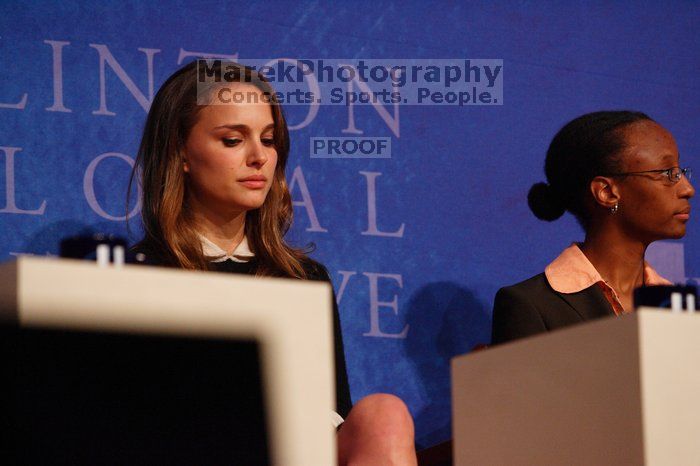 Natalie Portman (L) and Mambidzeni Madzivire (R), BME graduate student at Mayo Graduate School, at the first plenary session of the CGIU meeting.  Day one of the 2nd Annual Clinton Global Initiative University (CGIU) meeting was held at The University of Texas at Austin, Friday, February 13, 2009.

Filename: SRM_20090213_16534121.jpg
Aperture: f/4.0
Shutter Speed: 1/250
Body: Canon EOS-1D Mark II
Lens: Canon EF 80-200mm f/2.8 L