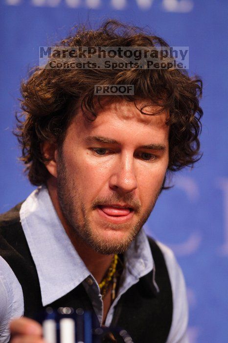 Blake Mycoskie, founder of TOMS shoes, donates one pair of shoes to a third world country for every pair of shoes they sell.  Day one of the 2nd Annual Clinton Global Initiative University (CGIU) meeting was held at The University of Texas at Austin, Friday, February 13, 2009.

Filename: SRM_20090213_16562863.jpg
Aperture: f/2.8
Shutter Speed: 1/250
Body: Canon EOS 20D
Lens: Canon EF 300mm f/2.8 L IS