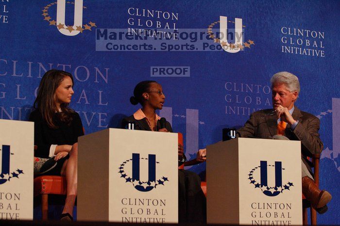 Natalie Portman (L), Mambidzeni Madzivire (C), BME graduate student at Mayo Graduate School, and Former President Bill Clinton (R) at the first plenary session of the CGIU meeting.  Day one of the 2nd Annual Clinton Global Initiative University (CGIU) meeting was held at The University of Texas at Austin, Friday, February 13, 2009.

Filename: SRM_20090213_16583553.jpg
Aperture: f/4.5
Shutter Speed: 1/320
Body: Canon EOS-1D Mark II
Lens: Canon EF 80-200mm f/2.8 L