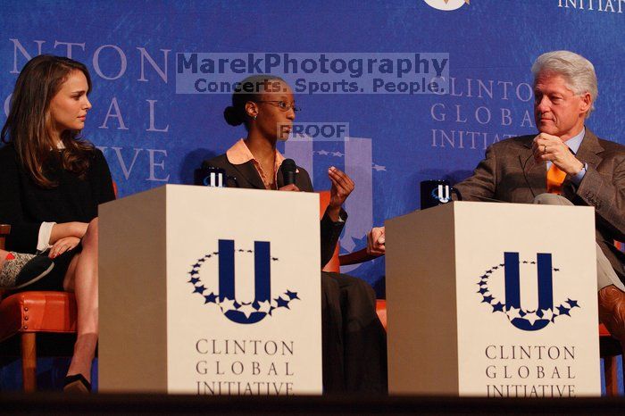 Natalie Portman (L), Mambidzeni Madzivire (C), BME graduate student at Mayo Graduate School, and Former President Bill Clinton (R) at the first plenary session of the CGIU meeting.  Day one of the 2nd Annual Clinton Global Initiative University (CGIU) meeting was held at The University of Texas at Austin, Friday, February 13, 2009.

Filename: SRM_20090213_16585055.jpg
Aperture: f/4.5
Shutter Speed: 1/200
Body: Canon EOS-1D Mark II
Lens: Canon EF 80-200mm f/2.8 L