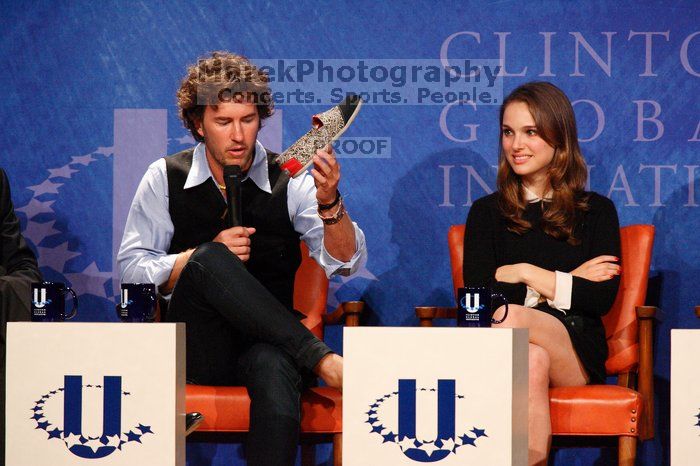 Day one of the 2nd Annual Clinton Global Initiative University (CGIU) meeting was held at The University of Texas at Austin, Friday, February 13, 2009.

Filename: SRM_20090213_17150502.jpg
Aperture: f/5.6
Shutter Speed: 1/200
Body: Canon EOS-1D Mark II
Lens: Canon EF 300mm f/2.8 L IS