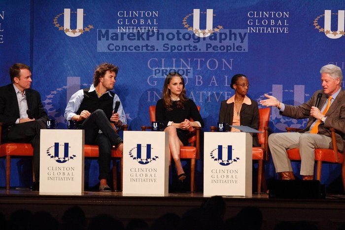 Paul Bell (1-L), president of Dell Global Public, Blake Mycoskie (2-L), founder of TOMS shoes, Natalie Portman (C), Mambidzeni Madzivire (2-R), BME graduate student at Mayo Graduate School, and Former President Bill Clinton (1-R) at the first plenary session of the CGIU meeting.  Day one of the 2nd Annual Clinton Global Initiative University (CGIU) meeting was held at The University of Texas at Austin, Friday, February 13, 2009.

Filename: SRM_20090213_17275136.jpg
Aperture: f/4.0
Shutter Speed: 1/320
Body: Canon EOS-1D Mark II
Lens: Canon EF 300mm f/2.8 L IS