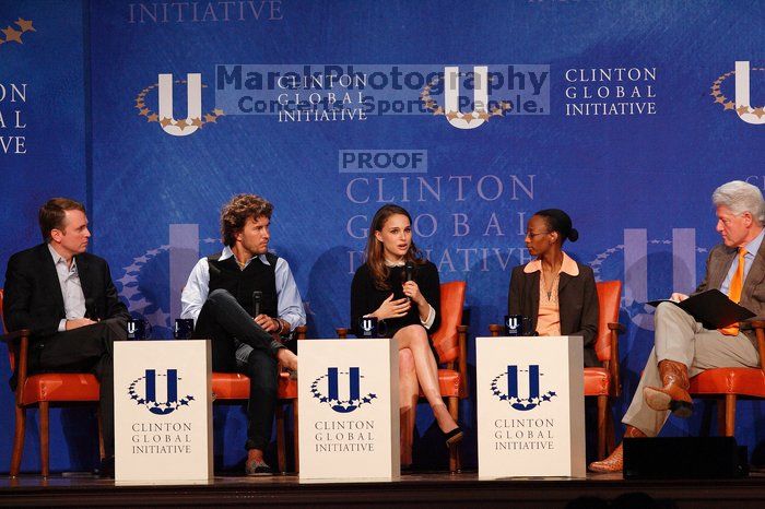 Paul Bell (1-L), president of Dell Global Public, Blake Mycoskie (2-L), founder of TOMS shoes, Natalie Portman (C), Mambidzeni Madzivire (2-R), BME graduate student at Mayo Graduate School, and Former President Bill Clinton (1-R) at the first plenary session of the CGIU meeting.  Day one of the 2nd Annual Clinton Global Initiative University (CGIU) meeting was held at The University of Texas at Austin, Friday, February 13, 2009.

Filename: SRM_20090213_17300172.jpg
Aperture: f/5.0
Shutter Speed: 1/250
Body: Canon EOS-1D Mark II
Lens: Canon EF 300mm f/2.8 L IS