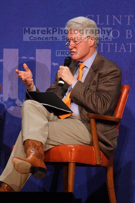 Former President Bill Clinton moderated the discussion between Natalie Portman, Mambidzeni Madzivire, BME graduate student at Mayo Graduate School, Blake Mycoskie, founder of TOMS shoes, and Paul Bell, president of Dell Global Public, during the first plenary session at the CGIU meeting.  Day one of the 2nd Annual Clinton Global Initiative University (CGIU) meeting was held at The University of Texas at Austin, Friday, February 13, 2009.

Filename: SRM_20090213_17361717.jpg
Aperture: f/5.6
Shutter Speed: 1/250
Body: Canon EOS 20D
Lens: Canon EF 300mm f/2.8 L IS