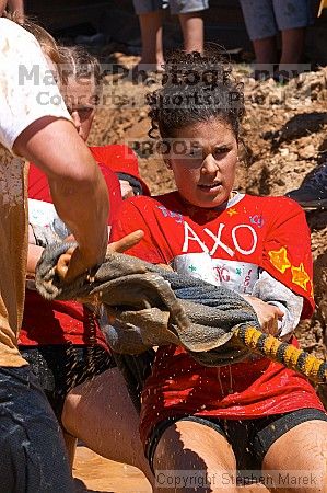 AXO Alpha Chi Omega tug.

Filename: crw_9023_std.jpg
Aperture: f/11.0
Shutter Speed: 1/250
Body: Canon EOS DIGITAL REBEL
Lens: Canon EF 80-200mm f/2.8 L