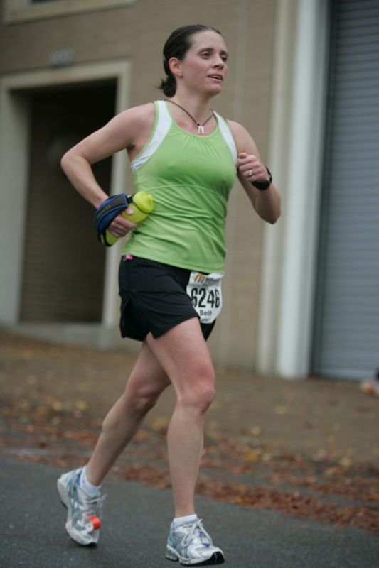 Beth Marek running the Richmond SunTrust Marathon and McDonald's Half Marathon, on Saturday, November 14, 2009.

Filename: SRM_20091114_09101231.JPG
Aperture: f/2.8
Shutter Speed: 1/1600
Body: Canon EOS-1D Mark II
Lens: Canon EF 80-200mm f/2.8 L