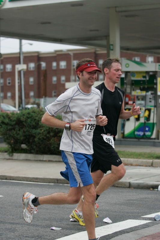 John Saalwachter running the Richmond SunTrust Marathon and McDonald's Half Marathon, on Saturday, November 14, 2009.

Filename: SRM_20091114_11520574.JPG
Aperture: f/4.0
Shutter Speed: 1/800
Body: Canon EOS-1D Mark II
Lens: Canon EF 80-200mm f/2.8 L