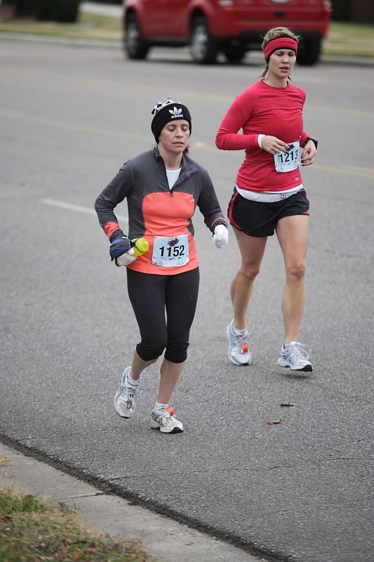 Beth Marek running the Rocket City Marathon on Saturday, December 12, 2009 in Huntsville.

Filename: SRM_20091212_12022430.JPG
Aperture: f/2.8
Shutter Speed: 1/800
Body: Canon EOS-1D Mark II
Lens: Canon EF 80-200mm f/2.8 L