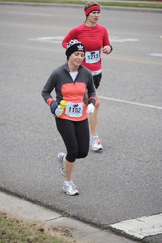 Beth Marek running the Rocket City Marathon on Saturday, December 12, 2009 in Huntsville.

Filename: SRM_20091212_12022642.JPG
Aperture: f/2.8
Shutter Speed: 1/800
Body: Canon EOS-1D Mark II
Lens: Canon EF 80-200mm f/2.8 L