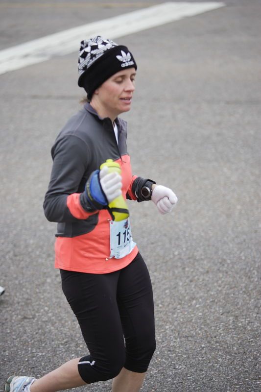 Beth Marek running the Rocket City Marathon on Saturday, December 12, 2009 in Huntsville.

Filename: SRM_20091212_12022945.JPG
Aperture: f/2.8
Shutter Speed: 1/800
Body: Canon EOS-1D Mark II
Lens: Canon EF 80-200mm f/2.8 L