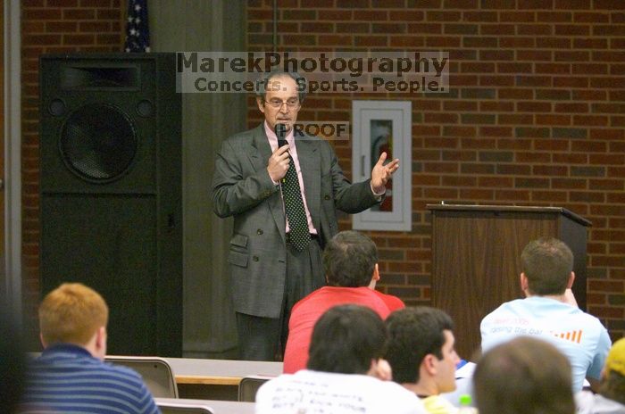 the Provost spoke at UHR this week.

Filename: CRW_8334.jpg
Aperture: f/2.8
Shutter Speed: 1/200
Body: Canon EOS DIGITAL REBEL
Lens: Canon EF 80-200mm f/2.8 L