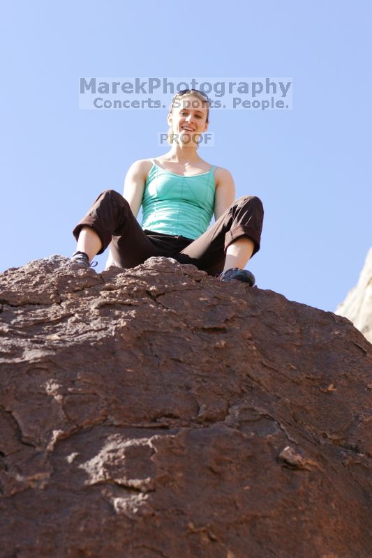 Bouldering during the Hueco Tanks Awesome Fest 14.2.

Filename: srm_20140223_11241666.jpg
Aperture: f/4.0
Shutter Speed: 1/1250
Body: Canon EOS-1D Mark II
Lens: Canon EF 85mm f/1.2 L II