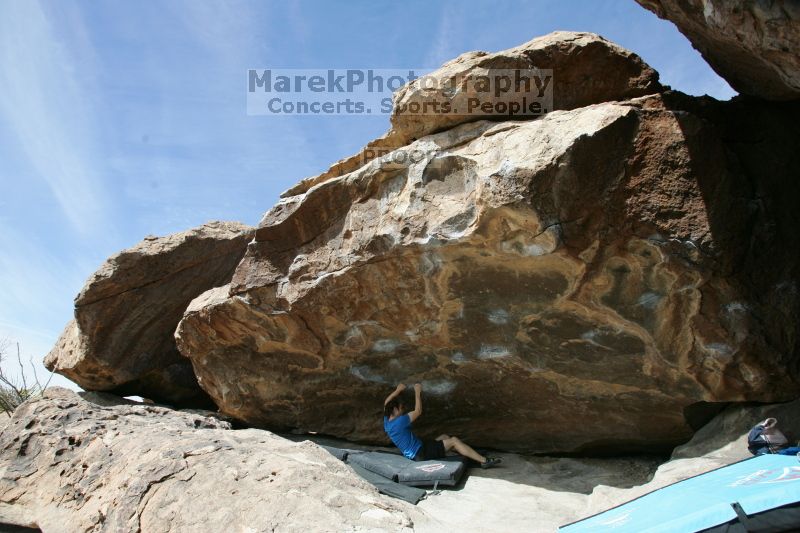 Bouldering during the Hueco Tanks Awesome Fest 14.2.

Filename: srm_20140223_12180217.jpg
Aperture: f/5.6
Shutter Speed: 1/1000
Body: Canon EOS-1D Mark II
Lens: Canon EF 16-35mm f/2.8 L