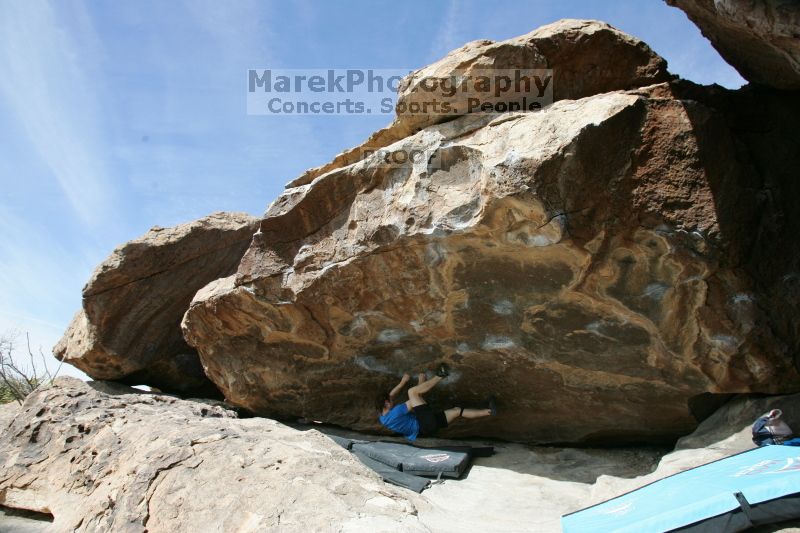 Bouldering during the Hueco Tanks Awesome Fest 14.2.

Filename: srm_20140223_12180620.jpg
Aperture: f/5.6
Shutter Speed: 1/800
Body: Canon EOS-1D Mark II
Lens: Canon EF 16-35mm f/2.8 L