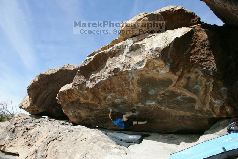 Bouldering during the Hueco Tanks Awesome Fest 14.2.

Filename: srm_20140223_12180821.jpg
Aperture: f/5.6
Shutter Speed: 1/800
Body: Canon EOS-1D Mark II
Lens: Canon EF 16-35mm f/2.8 L