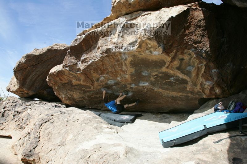 Bouldering during the Hueco Tanks Awesome Fest 14.2.

Filename: srm_20140223_12191630.jpg
Aperture: f/5.6
Shutter Speed: 1/1000
Body: Canon EOS-1D Mark II
Lens: Canon EF 16-35mm f/2.8 L